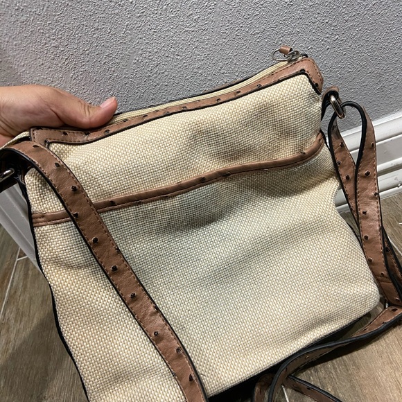 Giani Bernini Crossbody - Picture 3 of 5